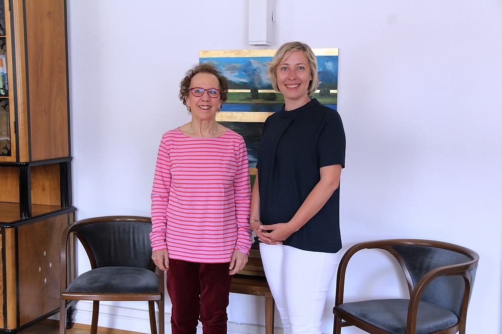 Oberbürgermeisterin Stefanie Seiler (r.)|mit Jeanette Koch-Reinfrank